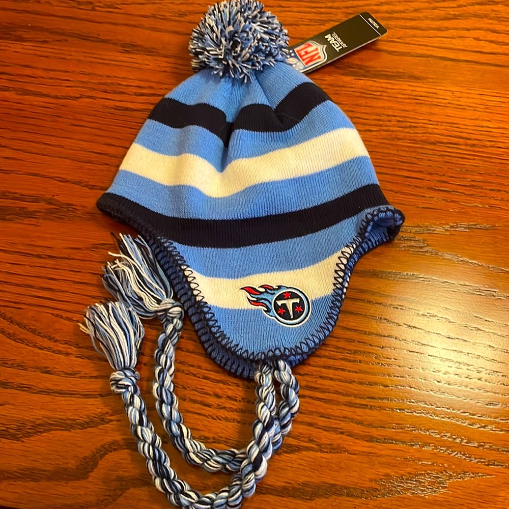 NWT youth sized Tennessee Titans winter hat